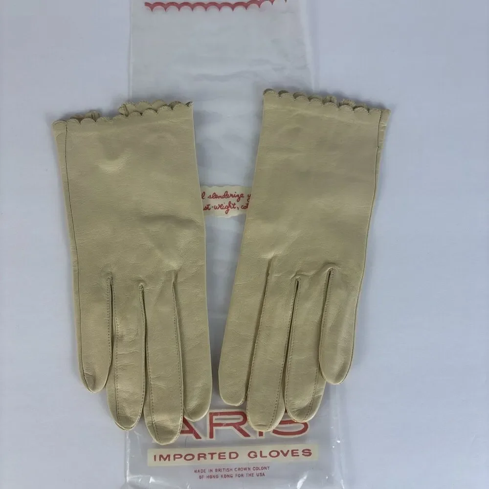 VTG Miss Aris Beige Cream Leather Gloves 7 1/2 Leather Wrist Length